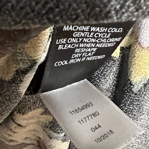 Torrid Mini Stretch Crepe Wrap Dress Black Fancy Flow Floral 2X - Picture 11 of 11